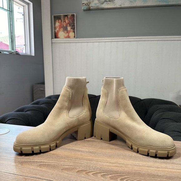 Steve Madden Hutch Sand Suede Chelsea boot - Picture 5 of 10